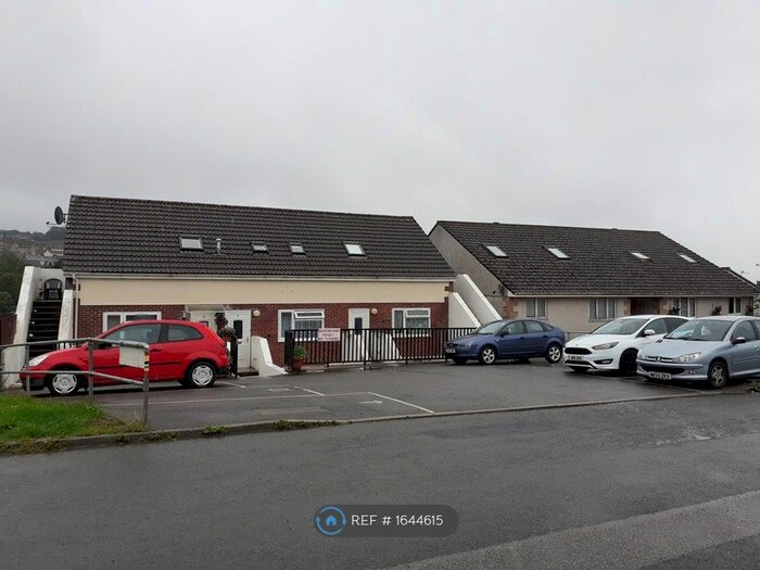 1 Bedroom Flat To Rent In Wallace Road, Bodmin, PL31