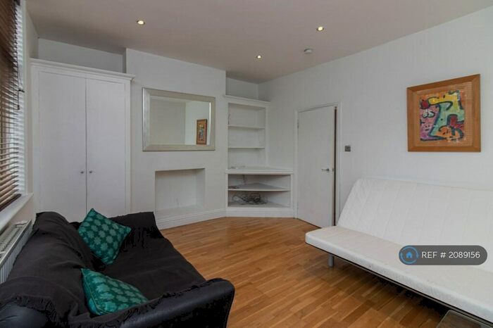 Studio To Rent In Upper Richmond Road West, East Sheen, SW14