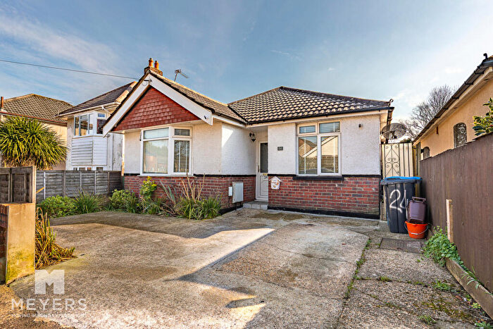 3 Bedroom Bungalow For Sale In Stanfield Road, Parkstone, Poole, BH12