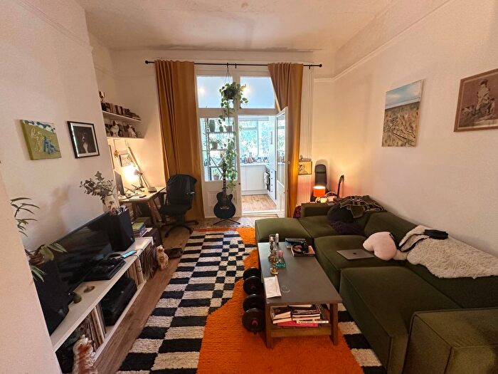 1 Bedroom Flat To Rent In Josephine Avenue, London, SW2