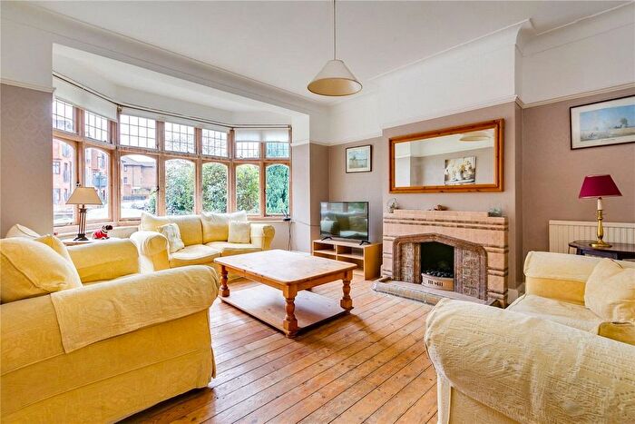 5 Bedroom Property To Rent In Woodbourne Avenue, London, SW16