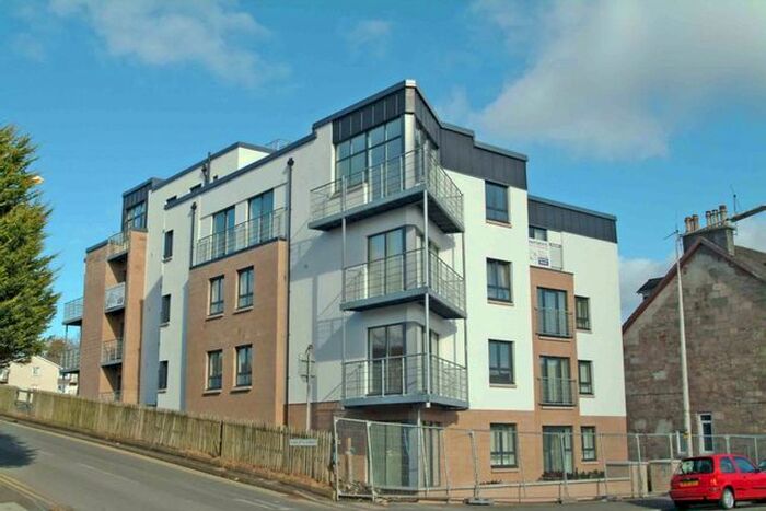2 Bedroom Flat To Rent In Charlotte Court, Helensburgh, G84