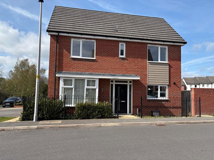 3 Bedroom Semi-Detached House For Sale In Wynne Crescent, Rugby, Warwickshire, CV21