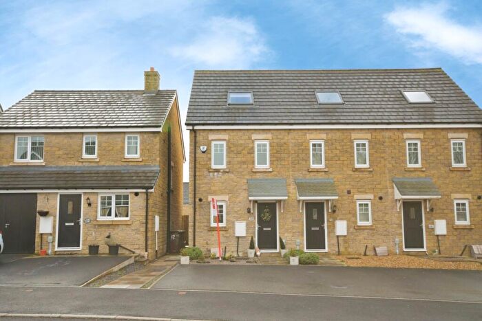 3 Bedroom Semi Detached House For Sale In Curlew Avenue, Buxton, Derbyshire, SK17