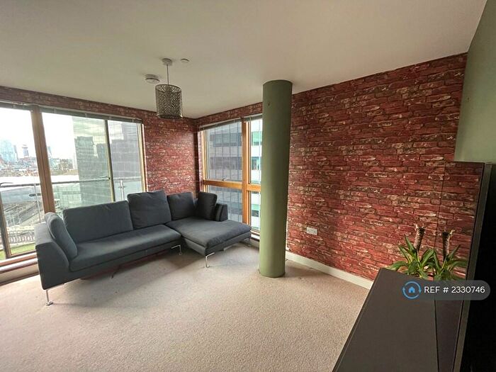 2 Bedroom Flat To Rent In New Century Park, Manchester, M4