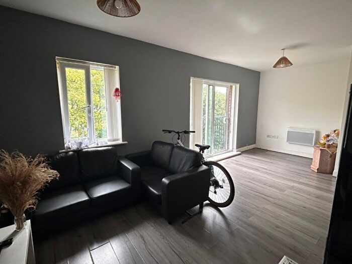 2 Bedroom Flat For Sale In Chapel Gardens, Liverpool, Merseyside, L5
