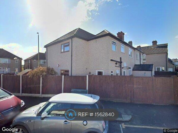 2 Bedroom Flat To Rent In Homesdale Road, Bromley, BR2