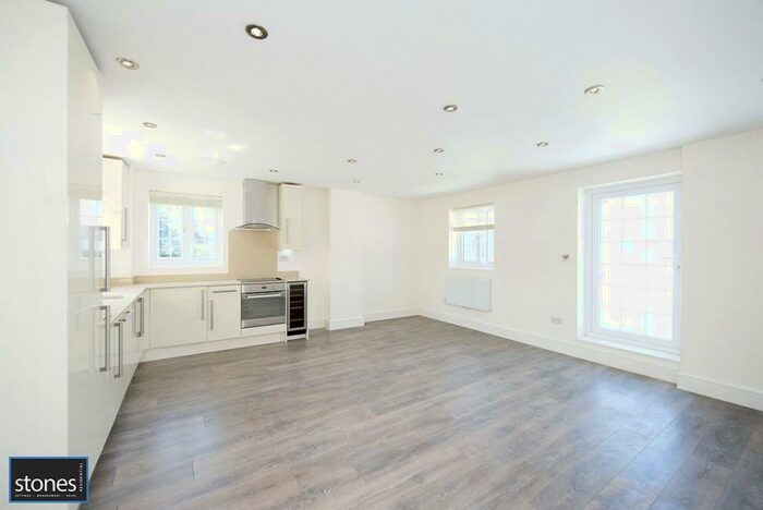 3 Bedroom Property To Rent In Maybury Gardens, London, NW10