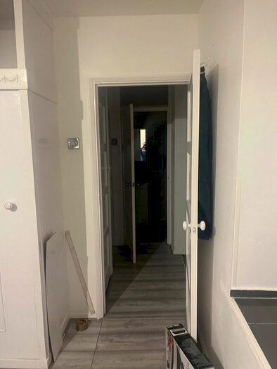 1 Bedroom Flat To Rent In Burghley Avenue, Borehamwood, WD6