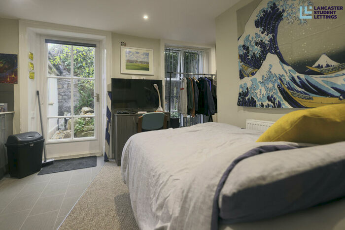 1 Bedroom Flat To Rent In Queen Street, Lancaster, LA1