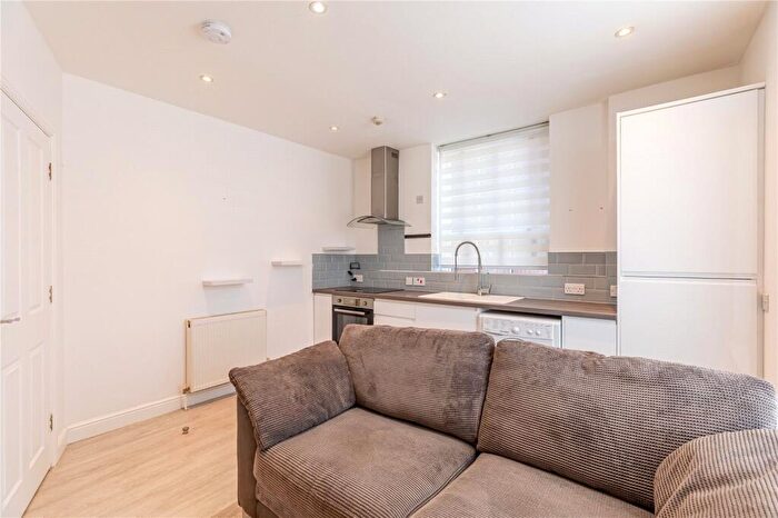 1 Bedroom Apartment For Sale In London Road, Newbury, RG14
