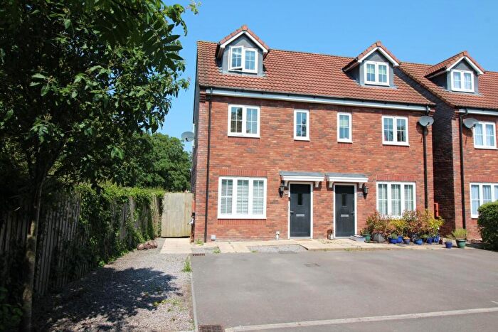 3 Bedroom Semi Detached House For Sale In Badger Road, Thornbury, Bristol, BS35