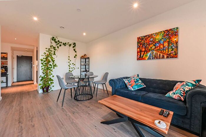 1 Bedroom Flat For Sale In Effra Gardens, Canning Town, London, E16