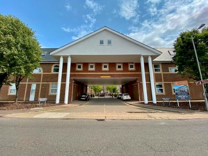1 Bedroom Flat To Rent In Gatehouse Way, Aylesbury, HP19