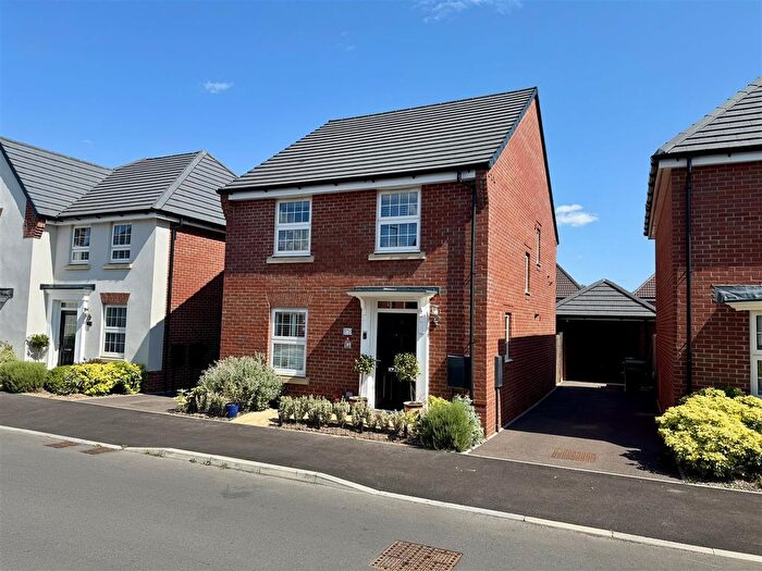 4 Bedroom Detached House For Sale In Manor Road, Newent`, GL18