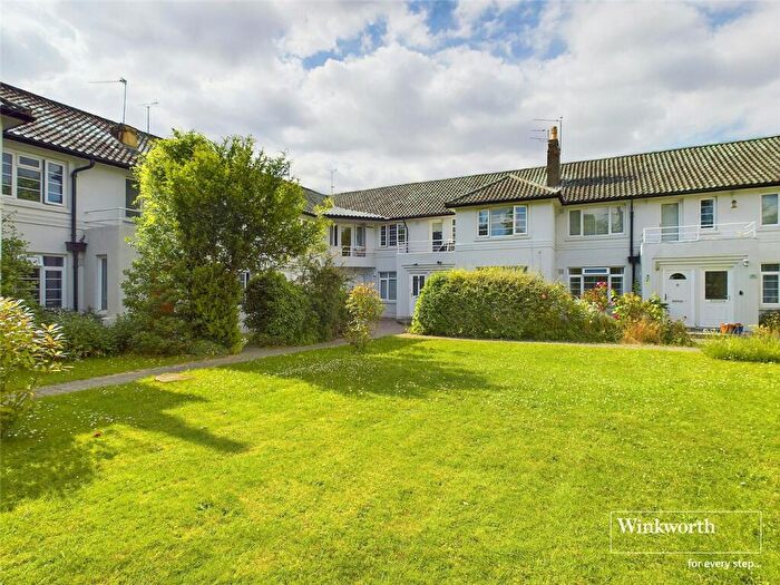 3 Bedroom Apartment To Rent In Florida Court, Bath Road, Reading, Berkshire, RG1