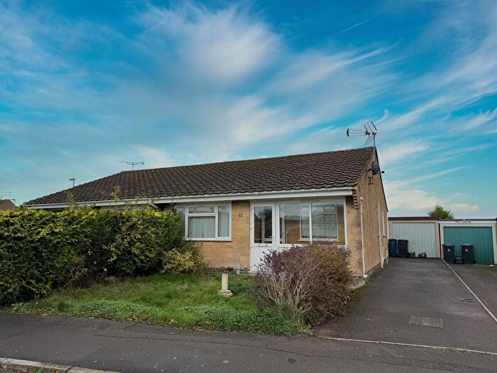 2 Bedroom Semi Detached Bungalow For Sale In Bourne Way, Gillingham, SP8