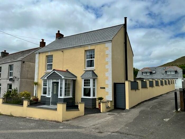 4 Bedroom House To Rent In St Austell, Lanjeth, PL26