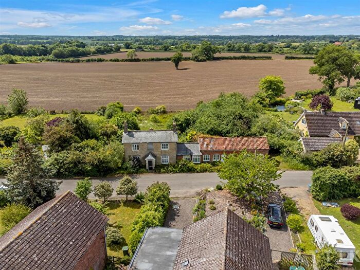3 Bedroom Detached House For Sale In The Street, Darsham, IP17