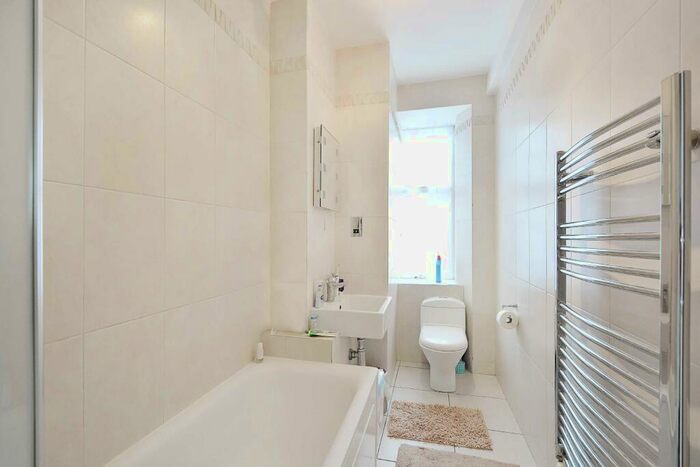 2 Bedroom Apartment To Rent In Melina Court, Grove End Road, St John's Wood, London, NW8