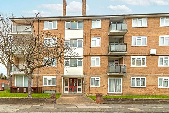 1 Bedroom Flat To Rent In Ravens Way, Lee, SE12