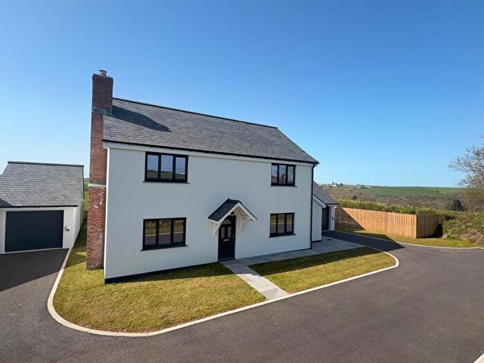 4 Bedroom Detached House For Sale In Frithelstock, Torrington, EX38