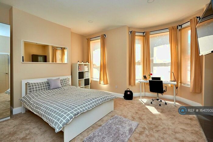 Studio To Rent In Warwick Row, Coventry, CV1