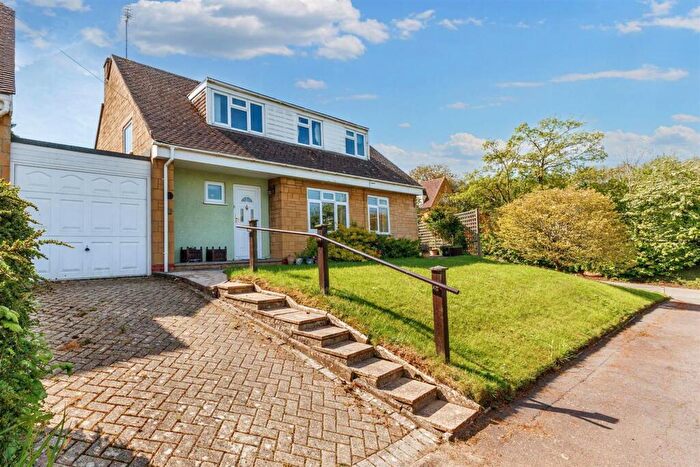 4 Bedroom Detached House For Sale In Carson Close, Stretton On Fosse, GL56