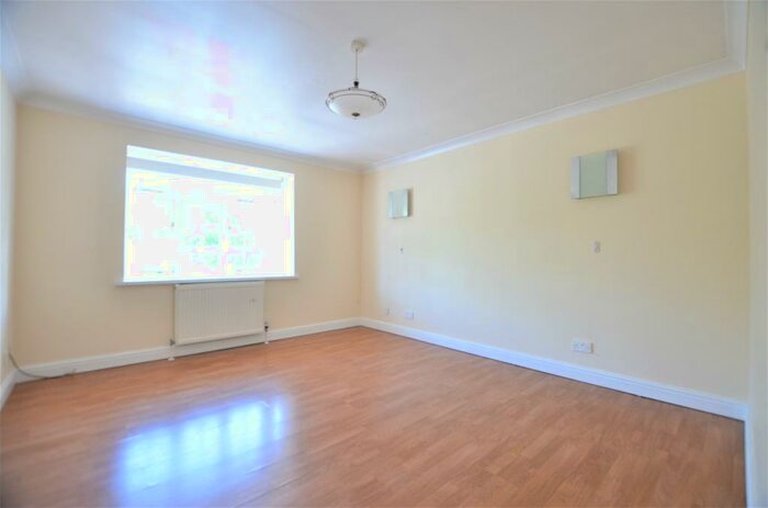2 Bedroom Apartment To Rent In Yorktown Road, Sandhurst, GU47