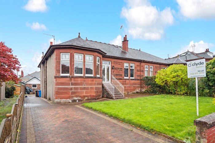 4 Bedroom Semi-Detached Bungalow To Rent In Madison Avenue, Cathcart, Glasgow, G44