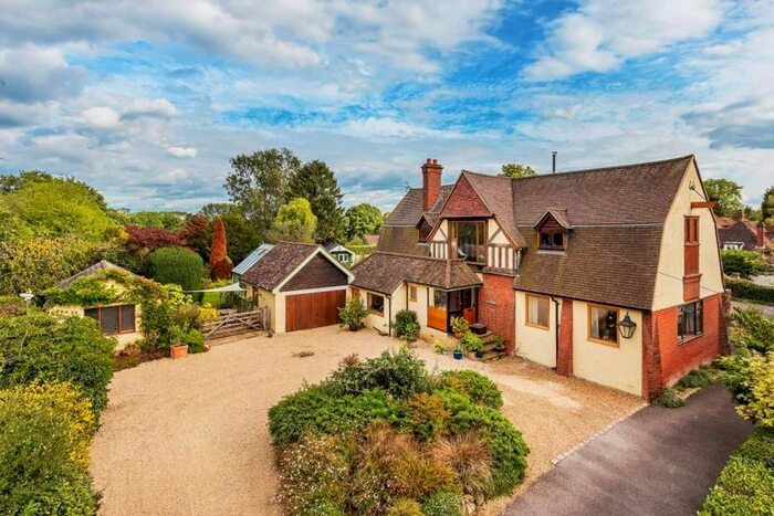 3 Bedroom Property For Sale In Henfold Lane, Holmwood, Dorking, RH5
