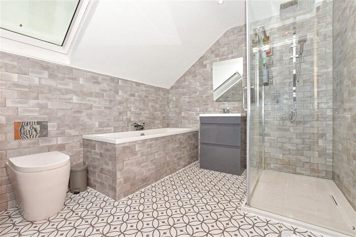 5 Bedroom Detached Bungalow For Sale In Maidstone Road, Borden, Sittingbourne, Kent, ME9