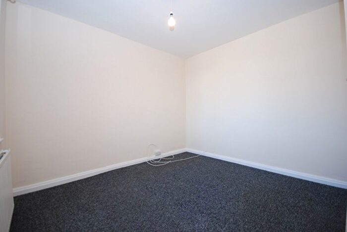 3 Bedroom Flat To Rent In Chase Side, London, N14