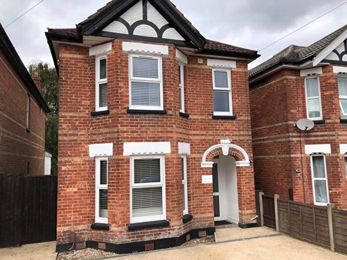 5 Bedroom House To Rent In Bedroom Detached House In Winton, BH9