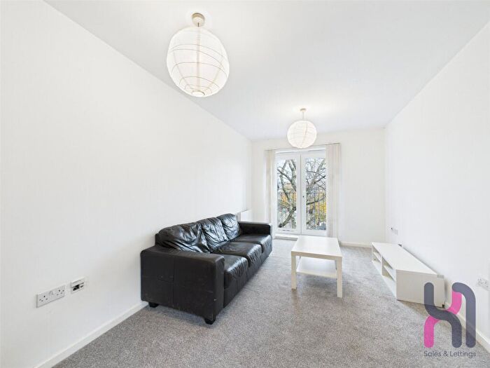 2 Bedroom Flat To Rent In Brindley House, Elmira Way, Salford, M5