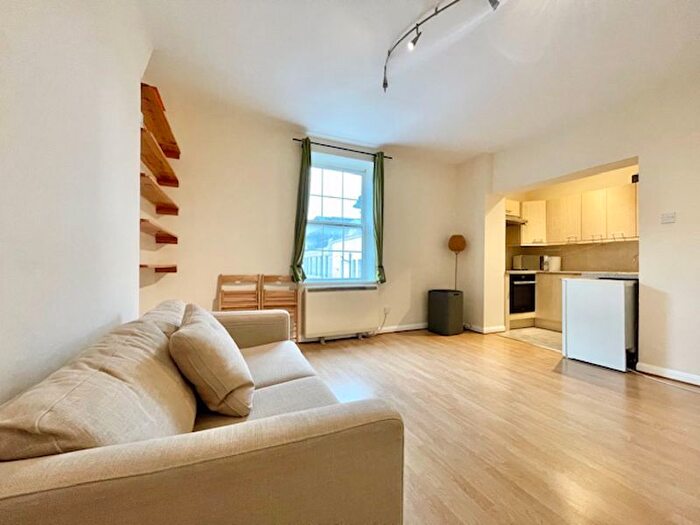 1 Bedroom Flat To Rent In Goulston Street, London, E1