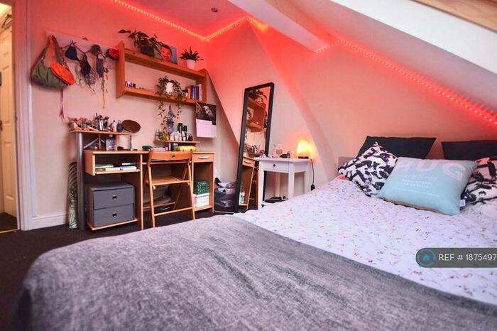 8 Bedroom Terraced House To Rent In Harriet Street, Cardiff, CF24