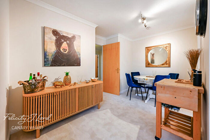 2 Bedroom Flat For Sale In Millennium Drive, London, E14