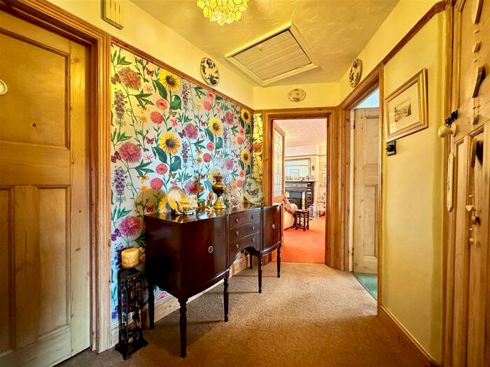 2 Bedroom Flat For Sale In Church Road, Plymstock, Plymouth, PL9