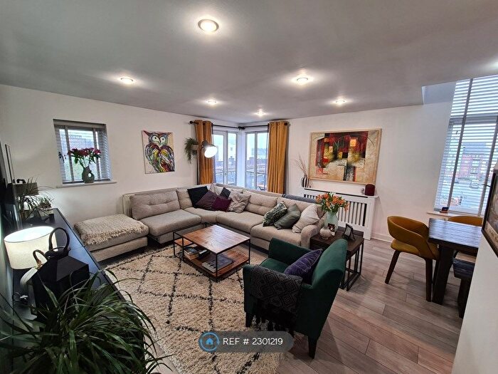 2 Bedroom Flat To Rent In Hopkinson Court, Chester, CH1