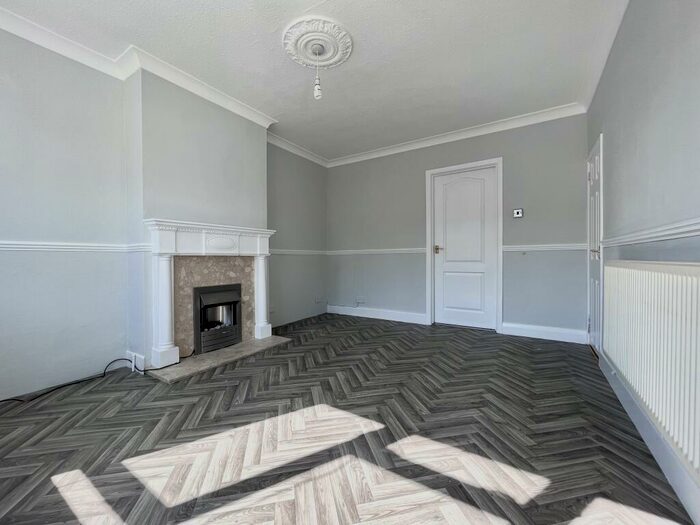 2 Bedroom House To Rent In Peach Road, Lordshill, SO16