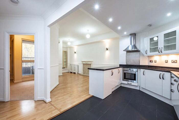2 Bedroom Flat To Rent In Cartwright Street London, E1