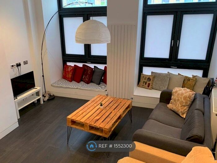 Studio To Rent In Argyle Square, London, WC1H