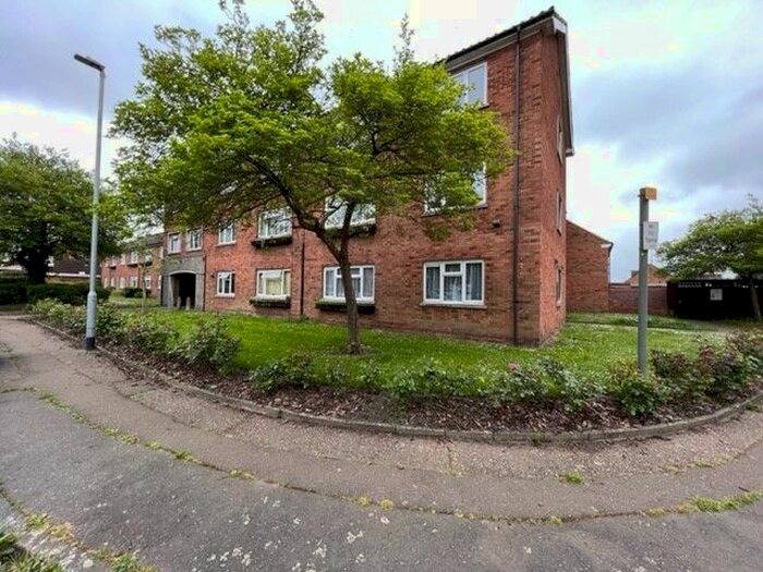 2 Bedroom Maisonette To Rent In Paradise Road, Waltham Abbey, EN9