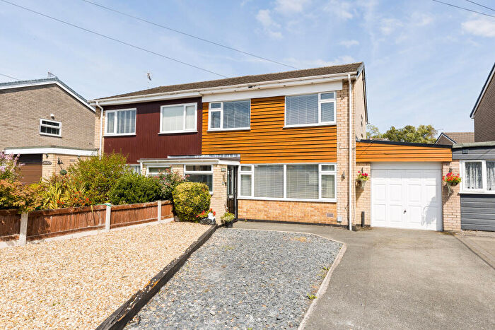 3 Bedroom Semi-Detached House For Sale In Maxwell Close, Buckley, CH7