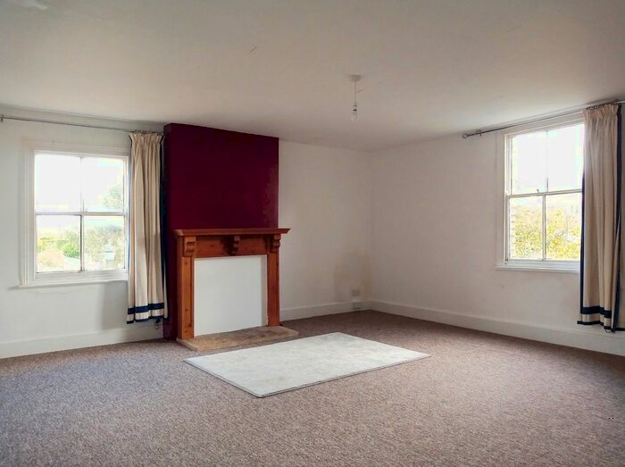 3 Bedroom Flat To Rent In The Ridings, Witney, Oxfordshire, OX29