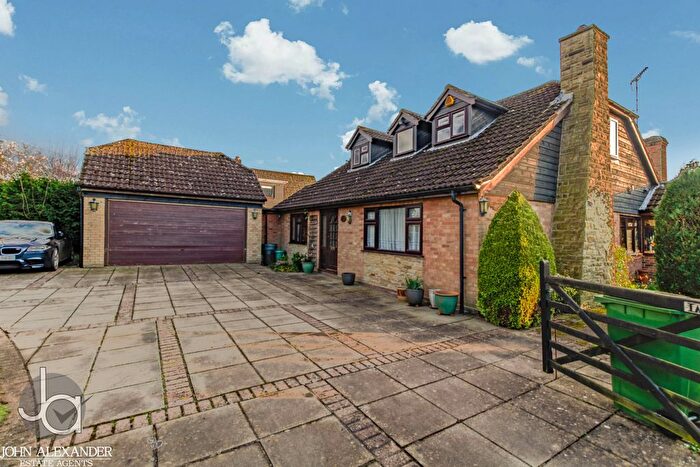 5 Bedroom Chalet For Sale In Bakers Lane, Tolleshunt Major, Maldon, CM9