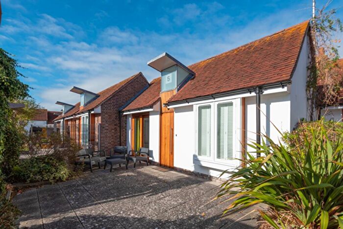 2 Bedroom Flat To Rent In The City Garden, Iron Bar Lane, CT1