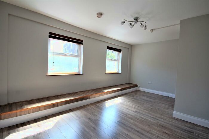 Studio To Rent In Southgate Road, Islington, London, N1