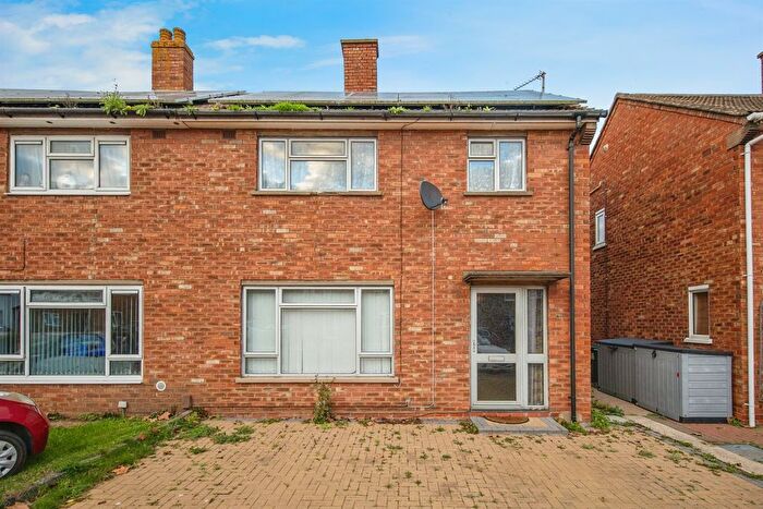 3 Bedroom Semi-Detached House For Sale In The Commons, Prettygate, Colchester, CO3